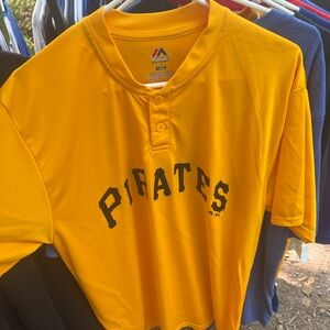 NWOT Pittsburgh Pirates jersey size large